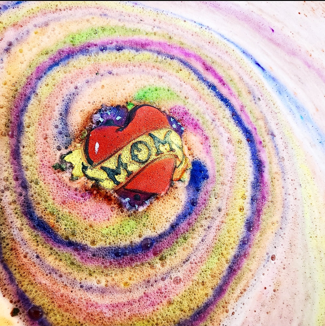 Traditional Mom Tattoo Bath Bomb